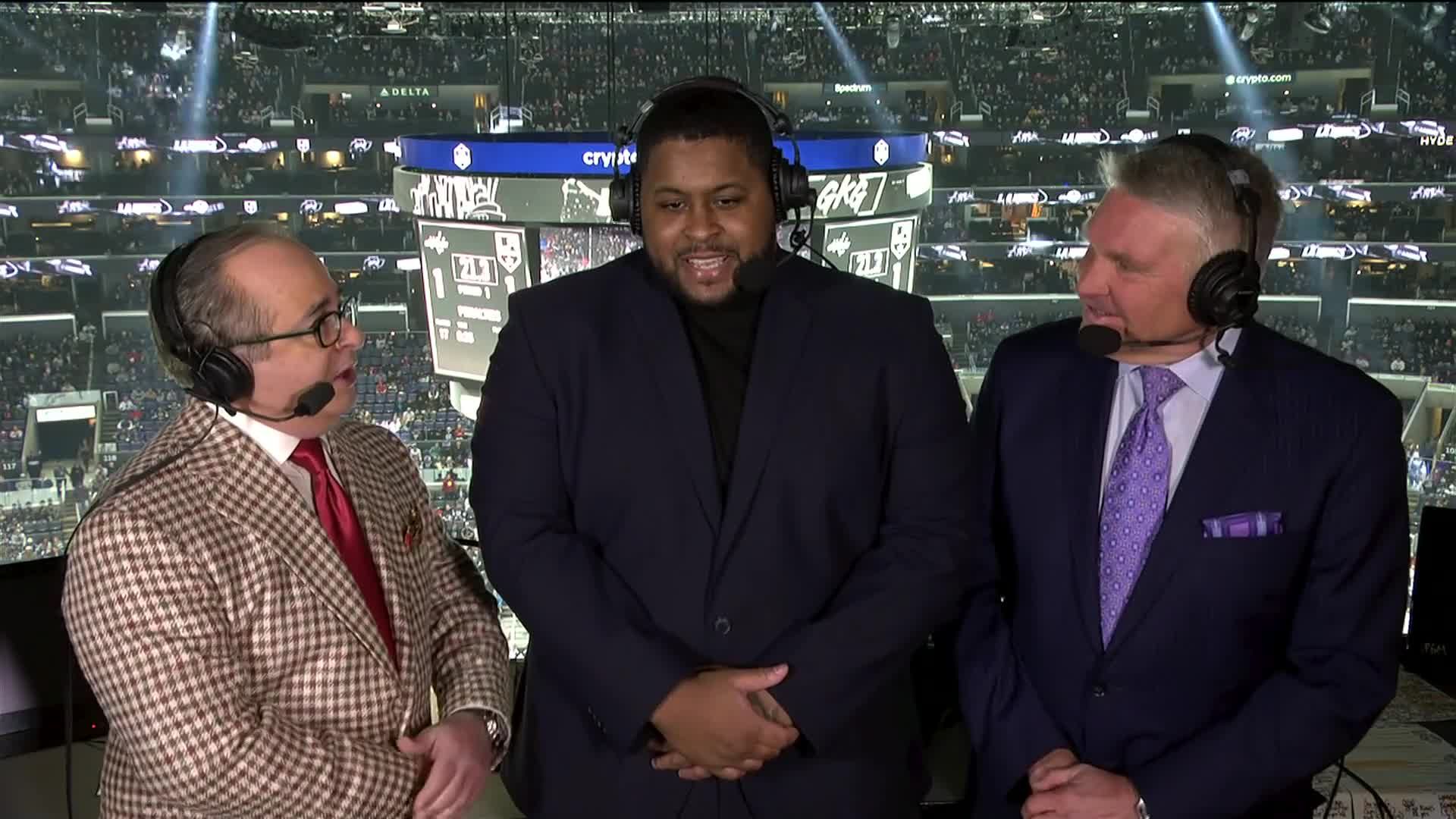 Devante Smith-Pelly helps Joe Beninati and Craig Laughlin call Capitals vs.  Kings