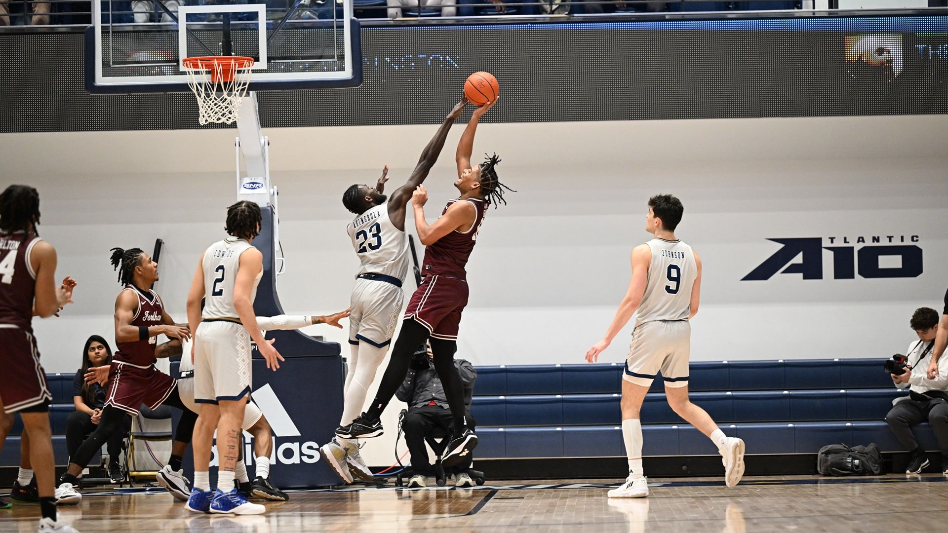 babatunde-stretch-akingbola-chasing-george-washington-basketball-history