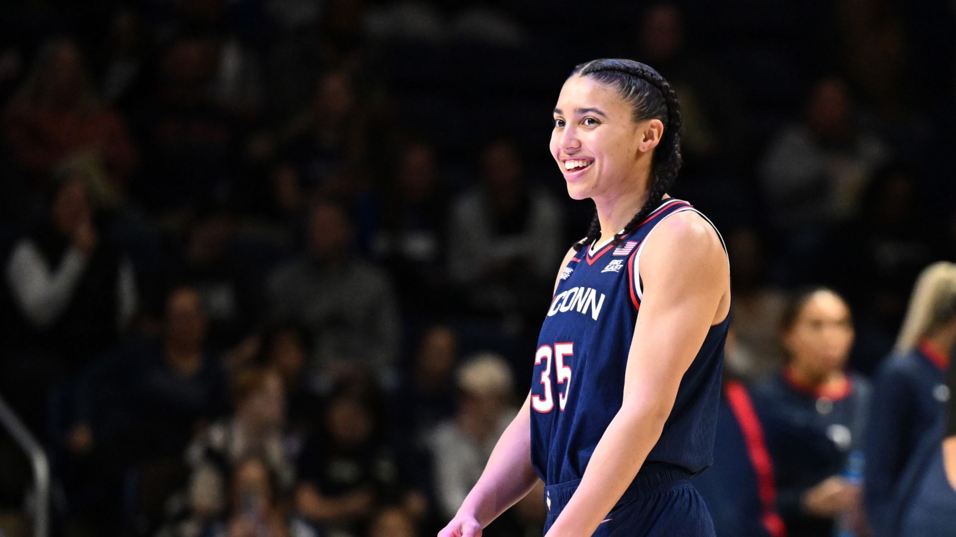 UConn's Azzi Fudd returned to D.C. to much fanfare